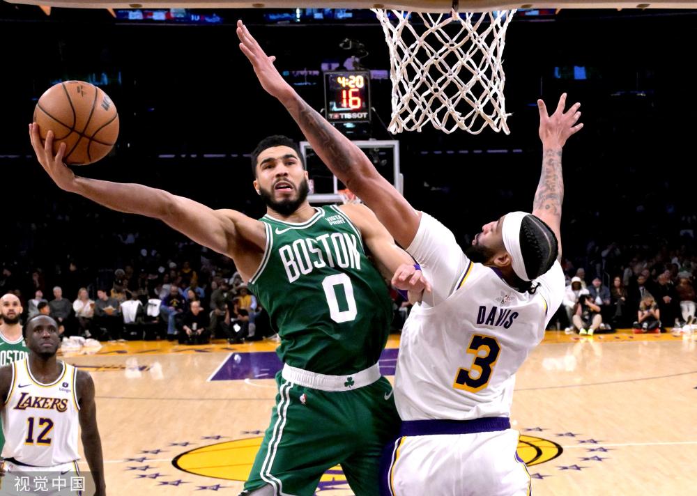 而且在防守 而且在防守