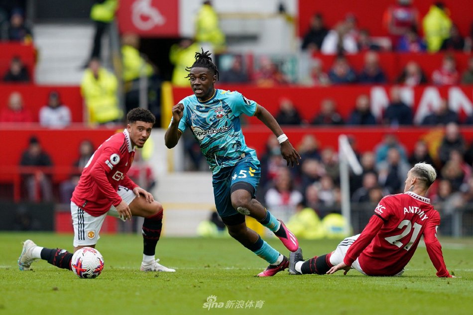 期待未来更 期待未来更